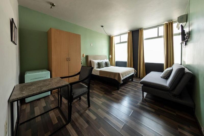 Lusitania Suites image