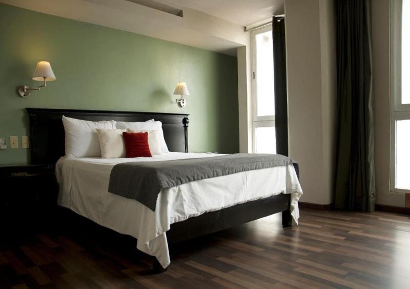 Lusitania Suites image