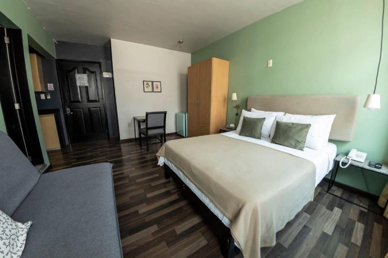 Lusitania Suites image