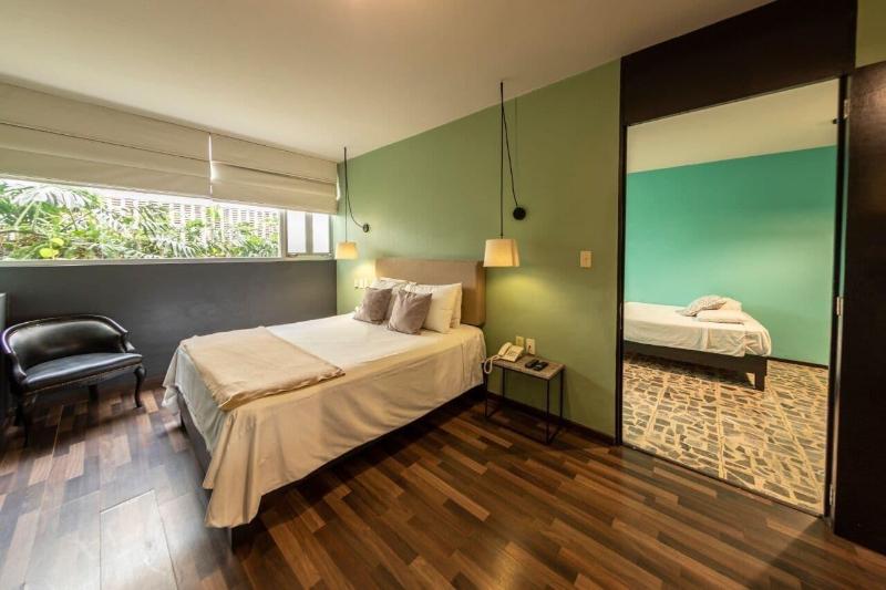 Lusitania Suites image