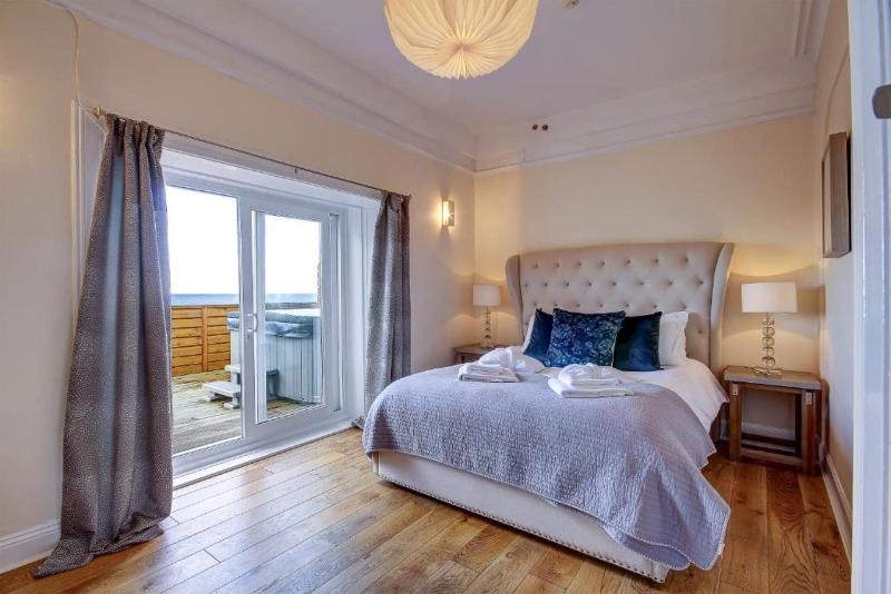 Bayswell Park Hotel image