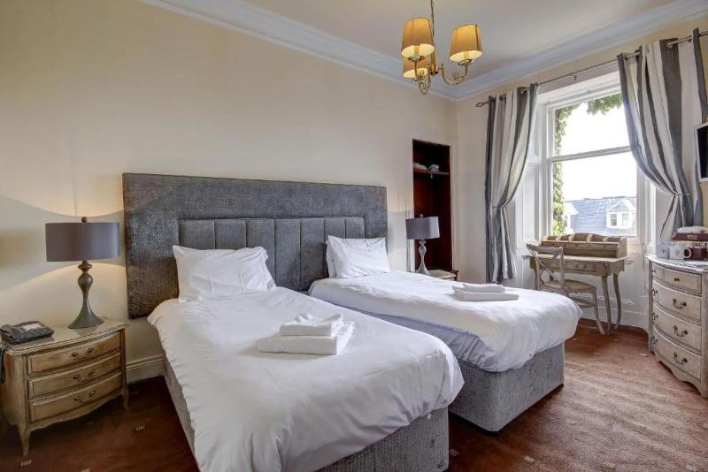 Bayswell Park Hotel image