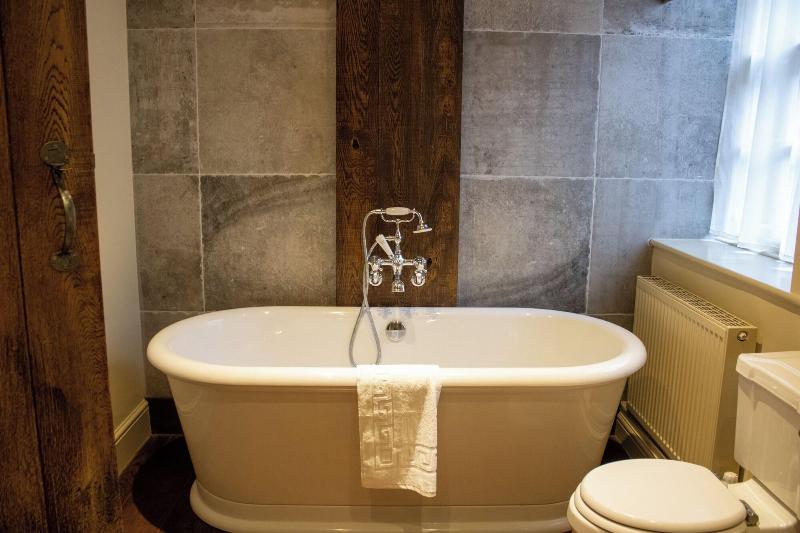 Assherton Arms image