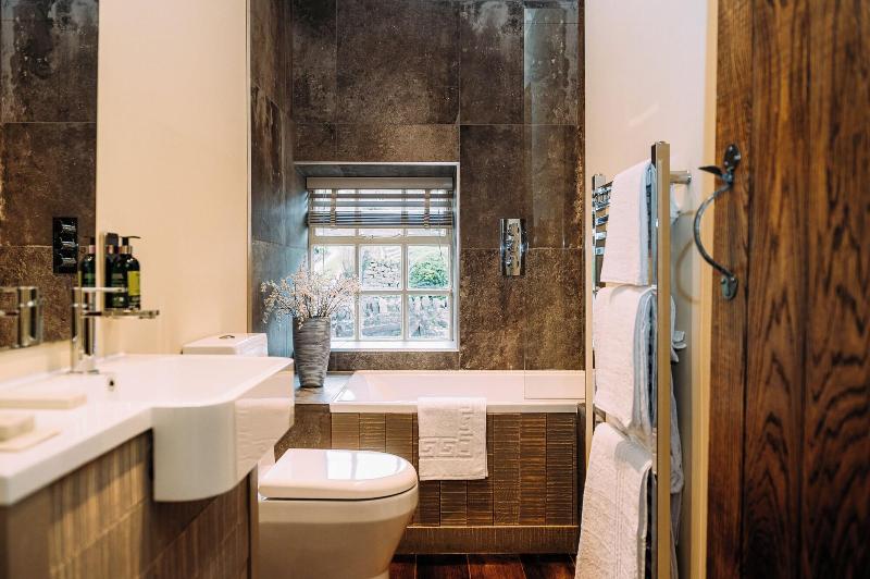 Assherton Arms image