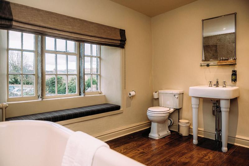 Assherton Arms image