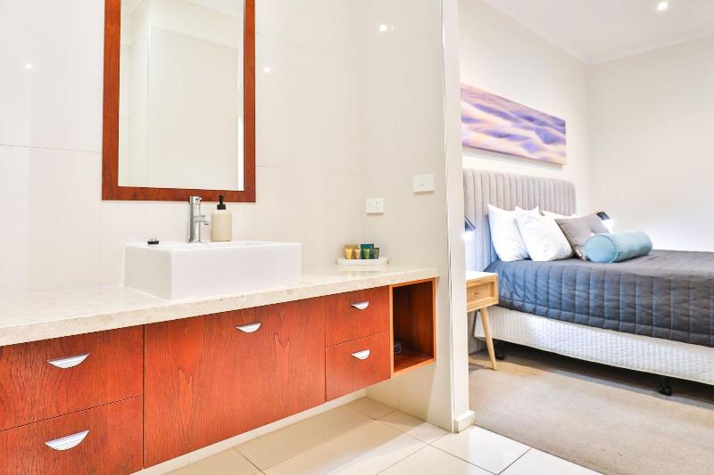 Indulge Apartments Langtree 5