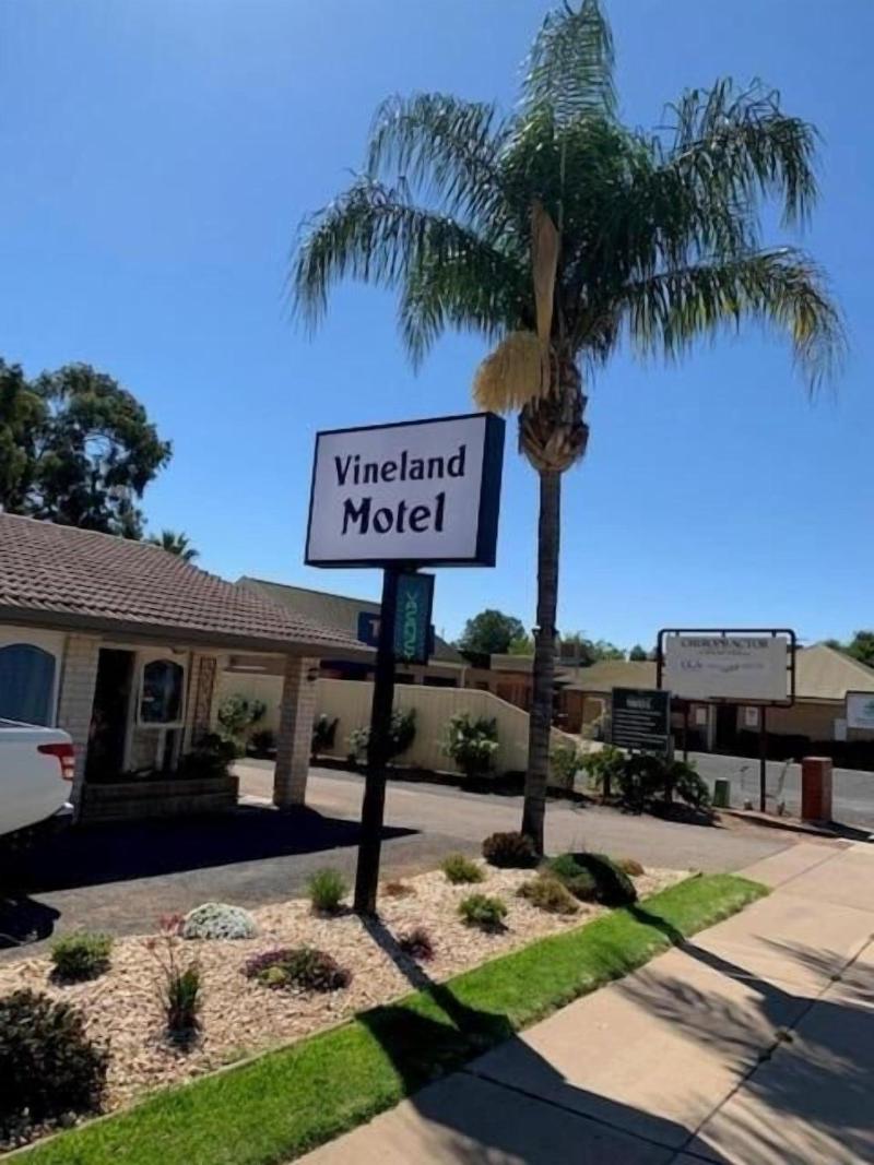 Vineland Motel — exterior view