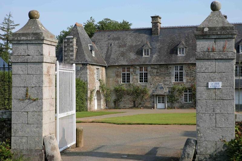 Le Logis D Equilly image