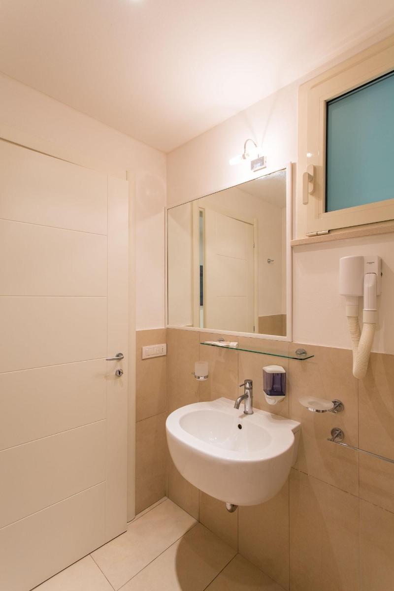 Wally Residence image