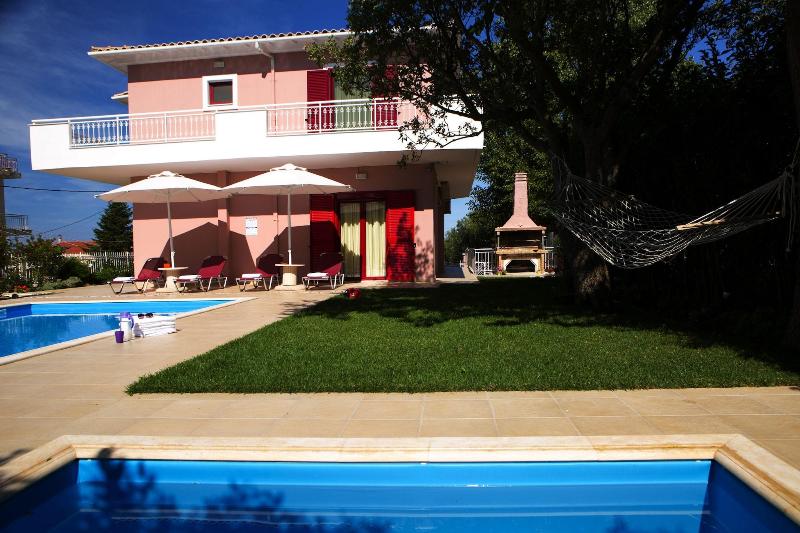 Exanthia Villas image