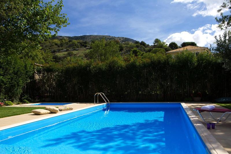 Exanthia Villas image