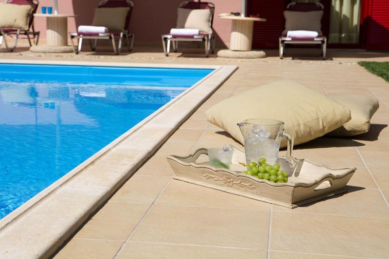 Exanthia Villas image