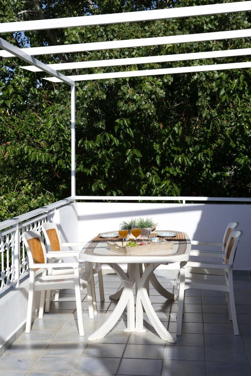 Exanthia Villas image