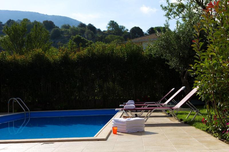 Exanthia Villas image