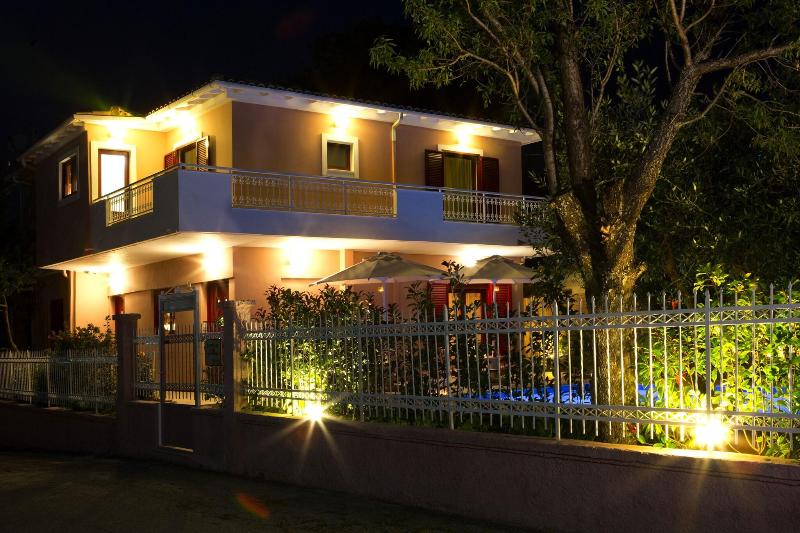 Exanthia Villas image