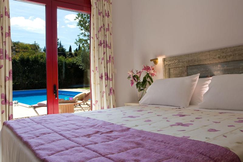 Exanthia Villas image