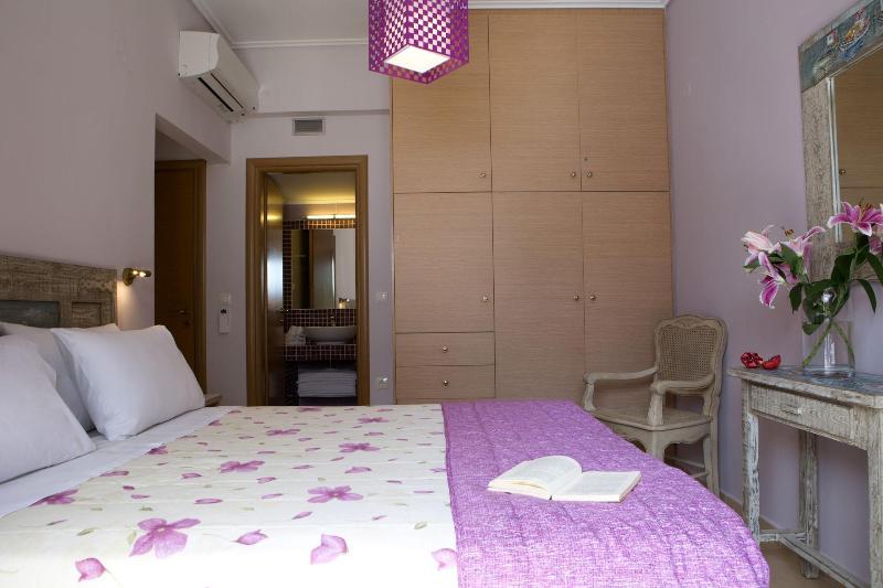 Exanthia Villas image