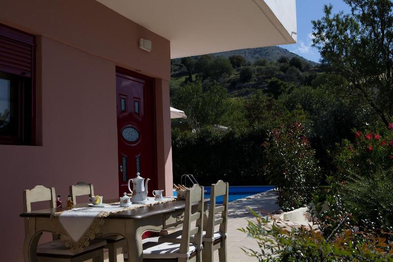 Exanthia Villas image