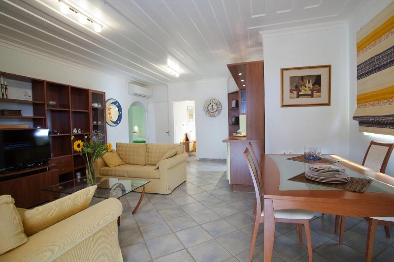 Exanthia Villas image