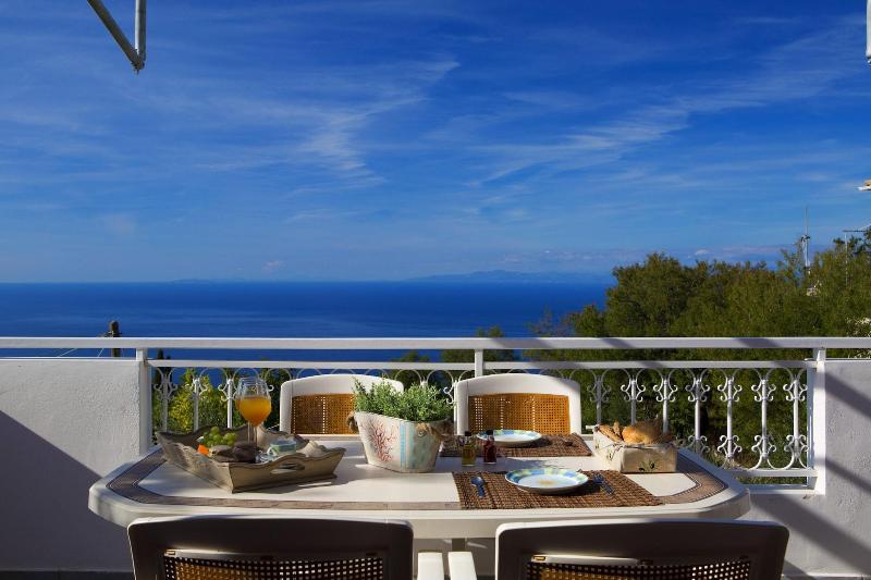 Exanthia Villas image