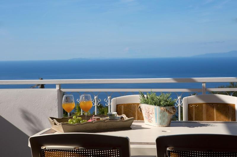 Exanthia Villas image