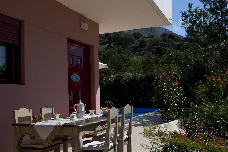 Exanthia Villas image