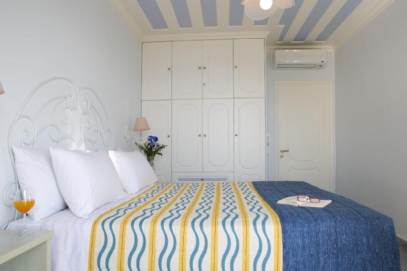 Exanthia Villas image