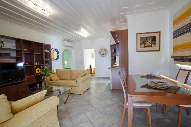 Exanthia Villas image