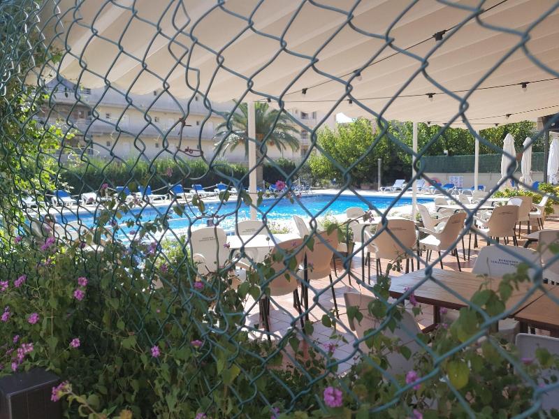 Payet Apartments 2 4 Personas image