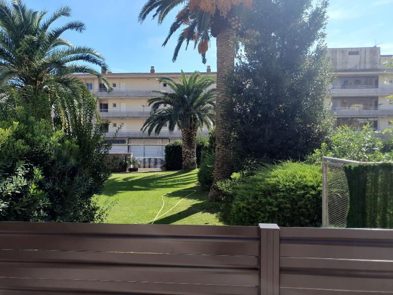 Payet Apartments 2 4 Personas image