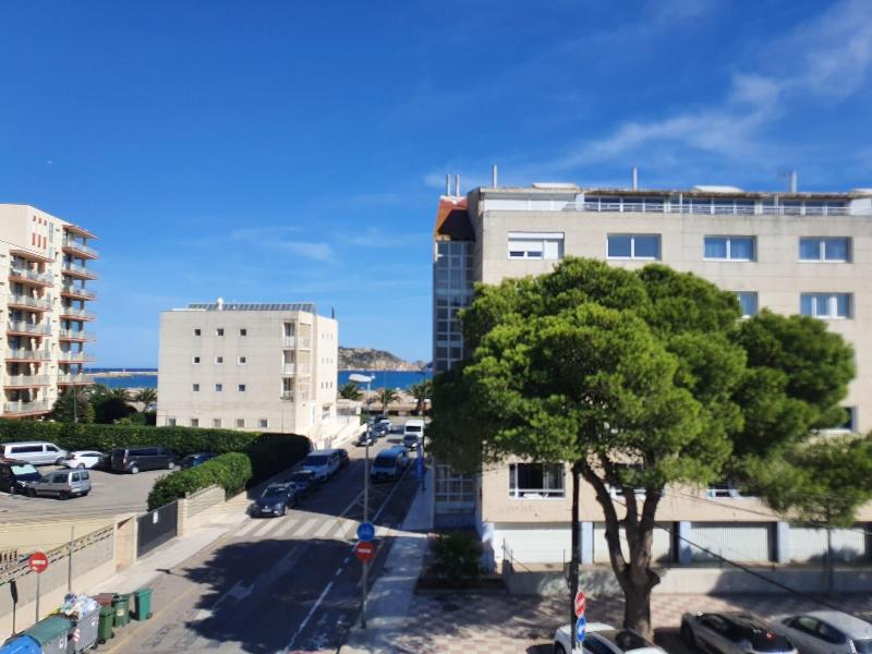 Payet Apartments 2 4 Personas image