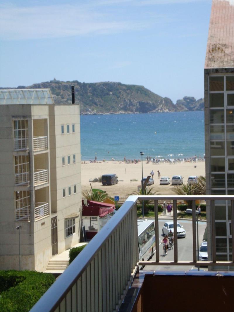 Payet Apartments 2 4 Personas image