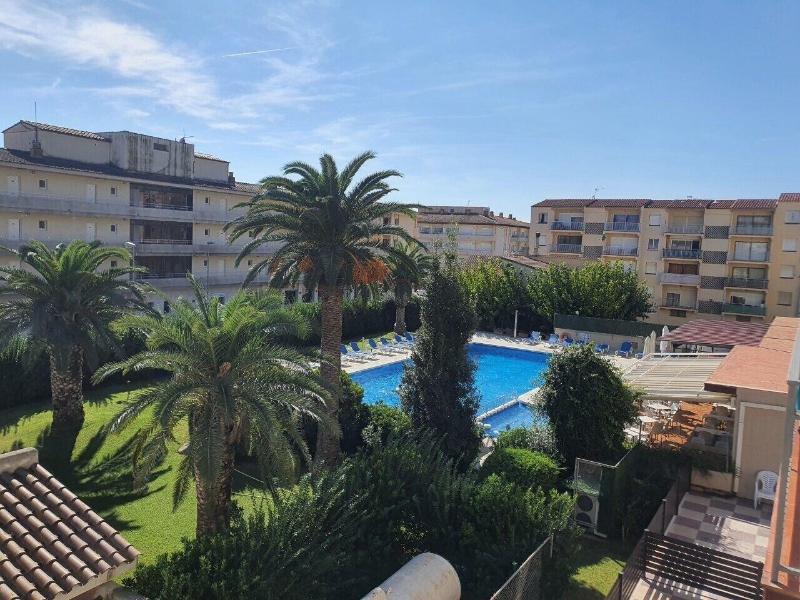 Payet Apartments 2 4 Personas image