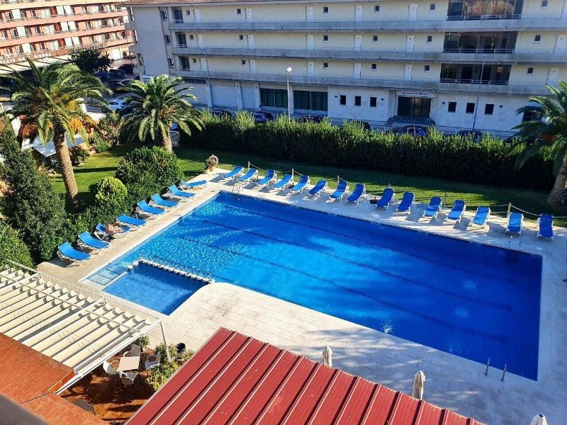 Payet Apartments 2 4 Personas image