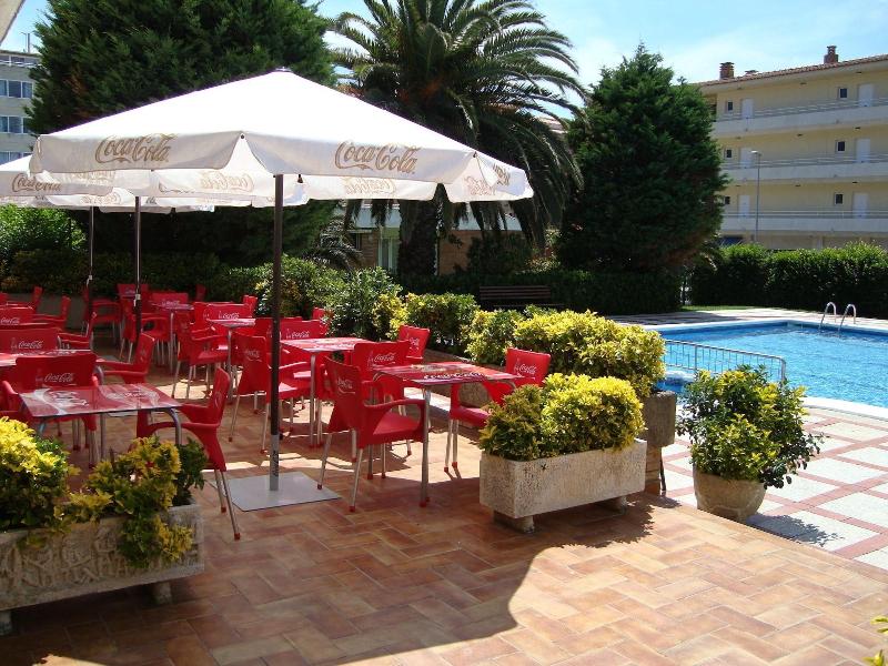 Payet Apartments 2 4 Personas image