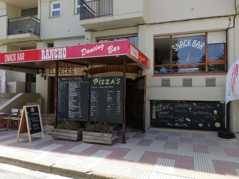 Payet Apartments 2 4 Personas image