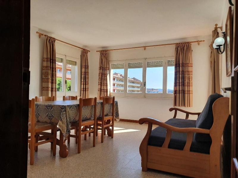 Payet Apartments 2 4 Personas image