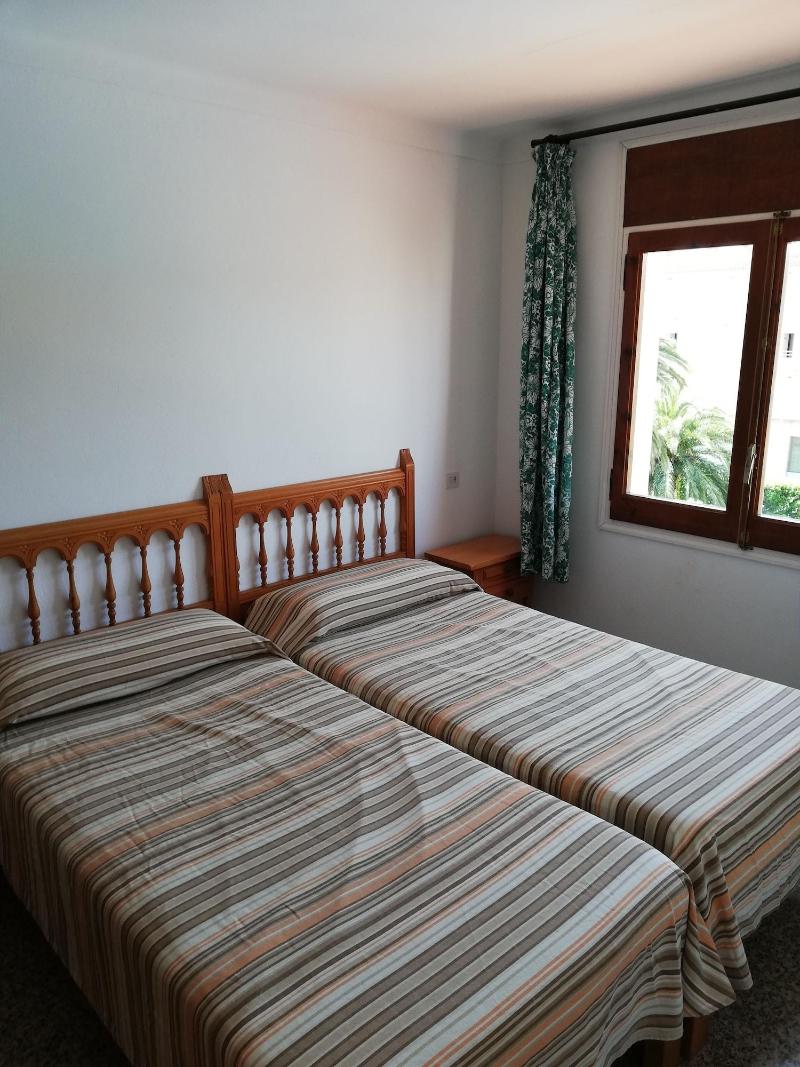 Payet Apartments 2 4 Personas image