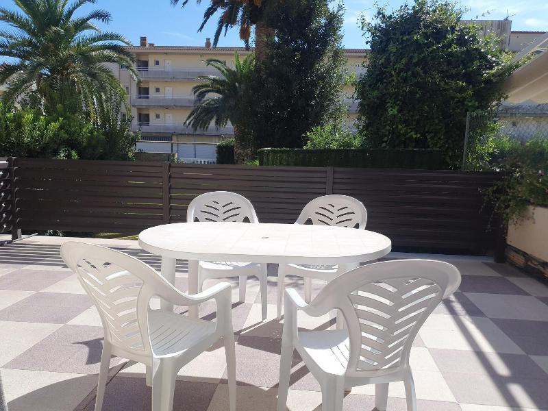 Payet Apartments 2 4 Personas image
