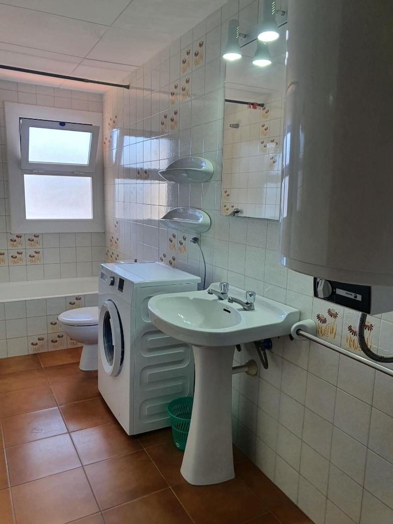 Payet Apartments 2 4 Personas image