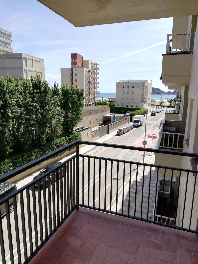 Payet Apartments 2 4 Personas image