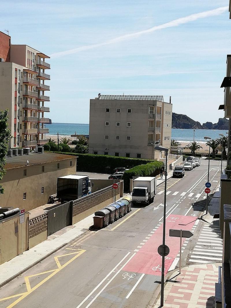 Payet Apartments 2 4 Personas image