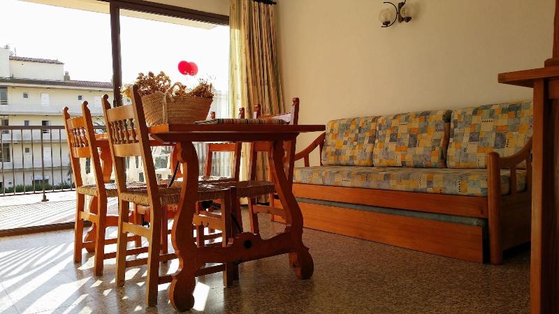 Payet Apartments 2 4 Personas image