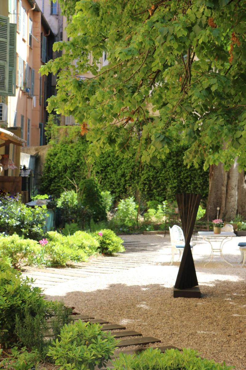 L Abeille Boutique Apartments image