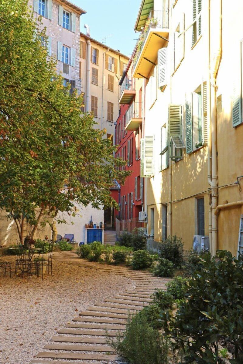 L Abeille Boutique Apartments image