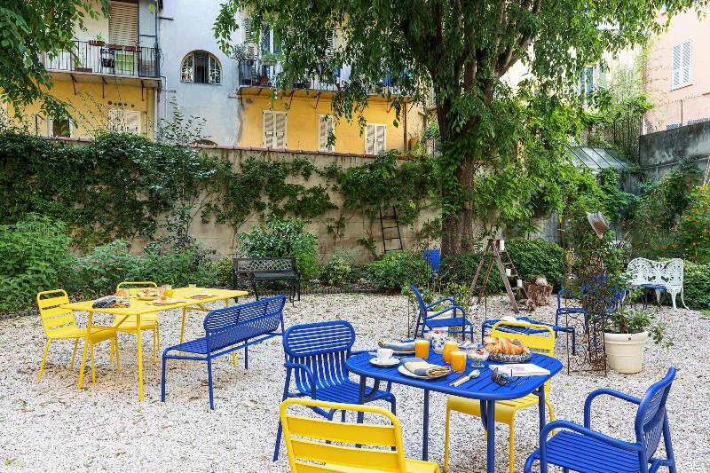 L Abeille Boutique Apartments image