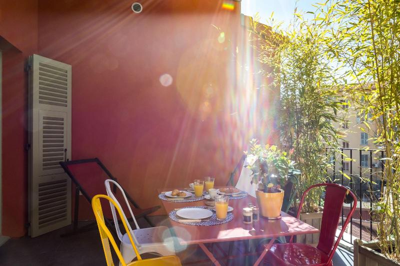 L Abeille Boutique Apartments image