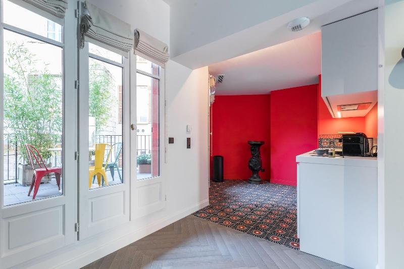L Abeille Boutique Apartments image
