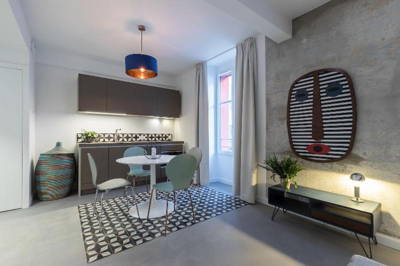 L Abeille Boutique Apartments image