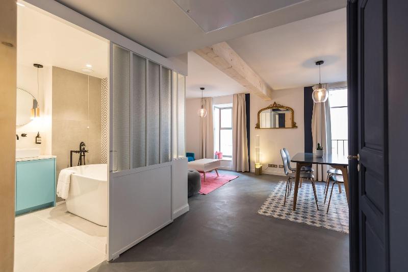 L Abeille Boutique Apartments image